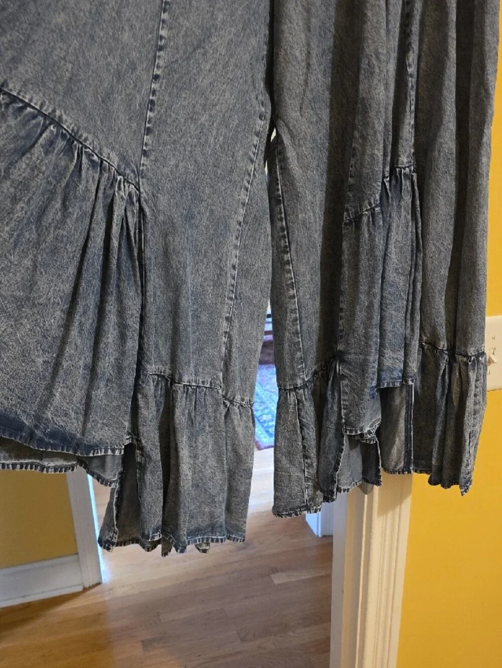NWT Oli & Hali Wide Leg Ruffled Pants - Picture 2 of 5